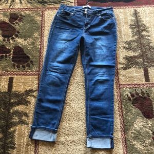 Harmony and Havoc rolled hem skinny jeans.